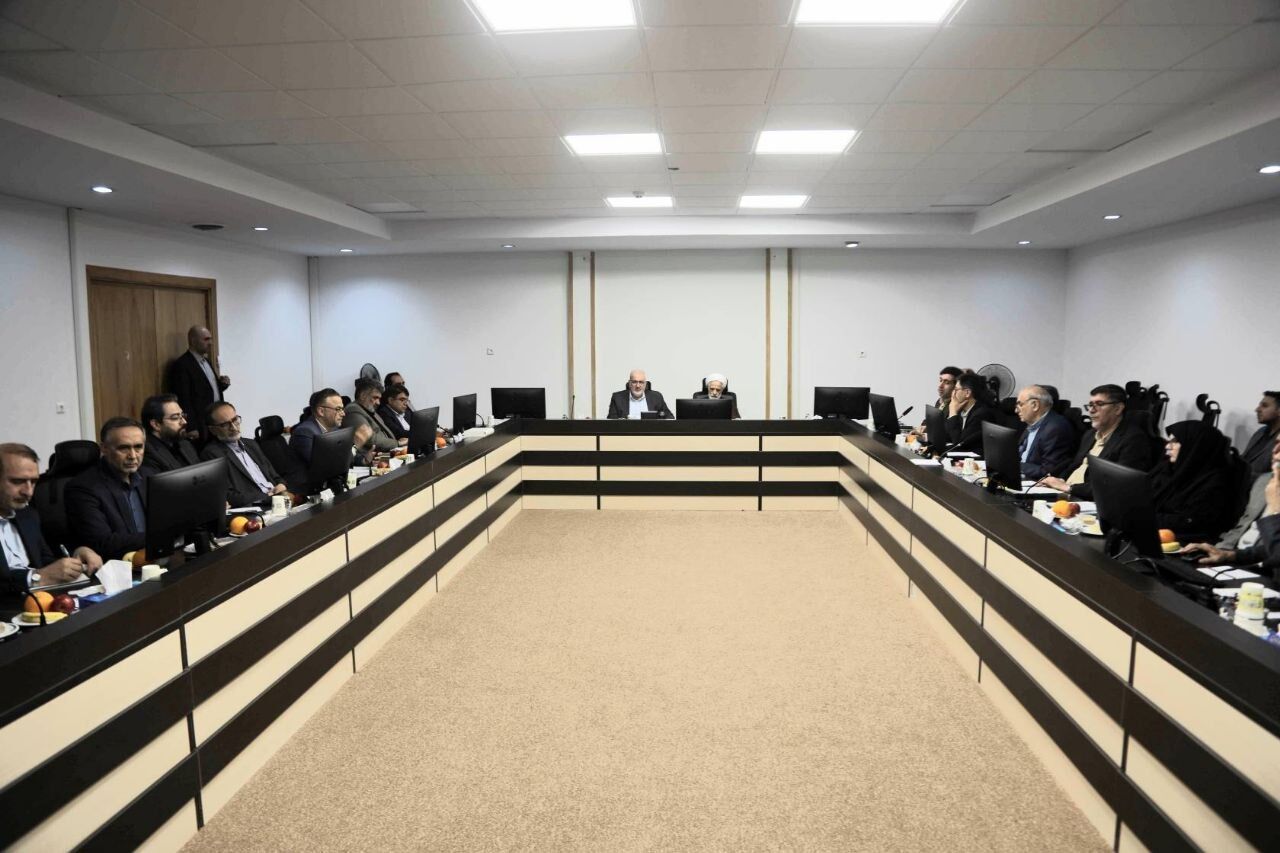 معاون رئیس‌جمهور: وزارت نیرو علی رغم حملات دشمن، شبکه آب و برق را پایدار نگه داشت