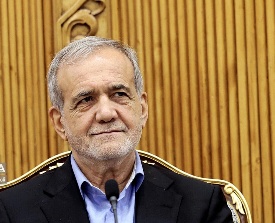 رئیس جمهور وارد شهر قم شد رئیس جمهور وارد شهر قم شد