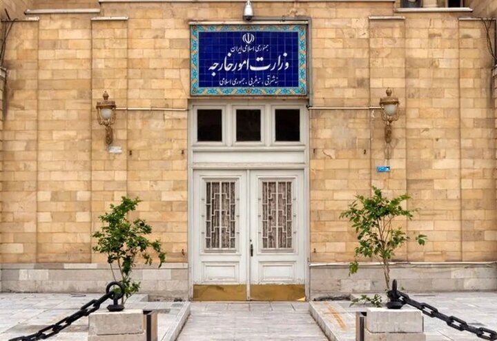 وزات خارجه صدور مجوز لندن برای استفاده آمریکا از پایگاههای انگلیس علیه ایران را محکوم کرد وزات خارجه صدور مجوز لندن برای استفاده آمریکا از پایگاههای انگلیس علیه ایران را محکوم کرد