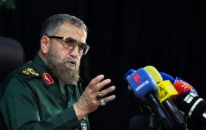 نامه سردار باقرزاده به صلیب سرخ جهت پیگیری وضعیت خلبانان ایرانی اسیر