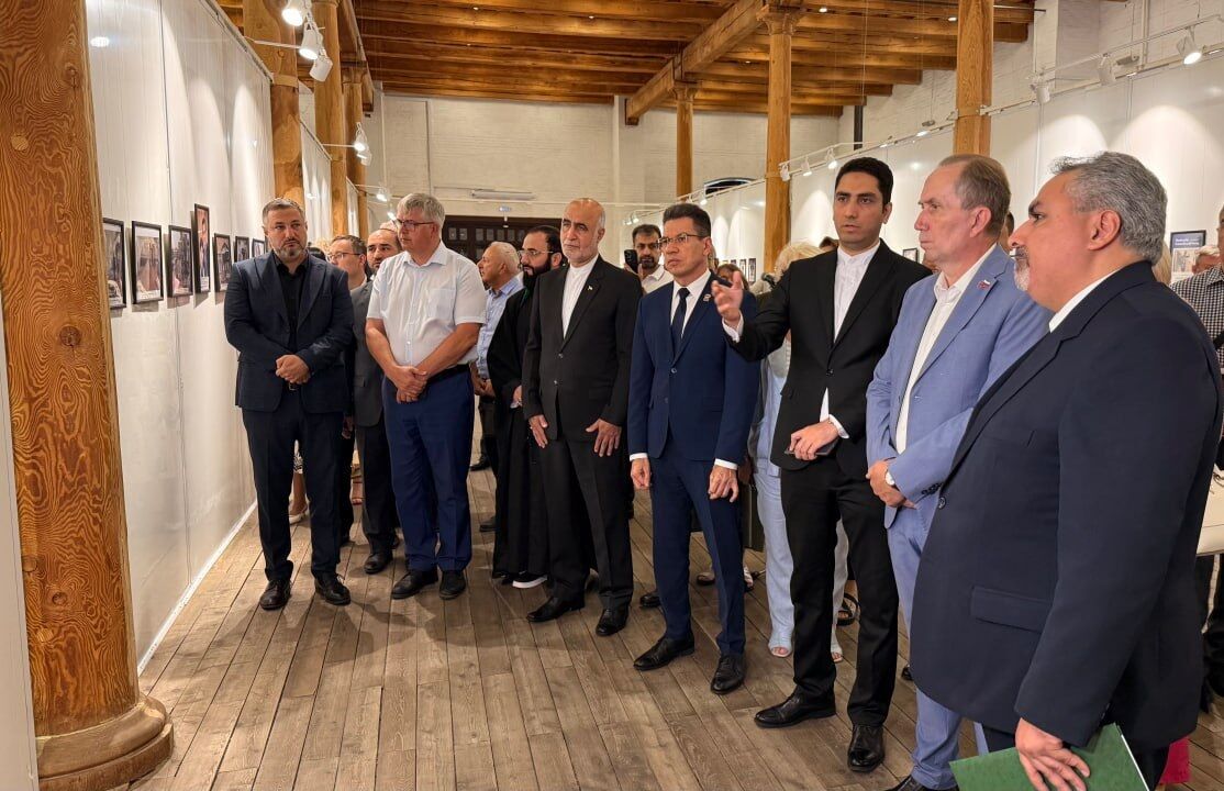 میزبانی آستراخان روسیه از نمایشگاه عکس جنایات آمریکا و رژیم صهیونیستی در ایران