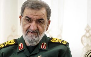 سرلشکر رضایی: در جنگ نظامی شکست خوردید و در جنگ اقتصادی نیز شکست خواهید خورد