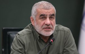نیکزاد: باز یا بسته بودن تنگه هرمز را نمایشگرهای قیمت سوخت در آمریکا مشخص می‌کند