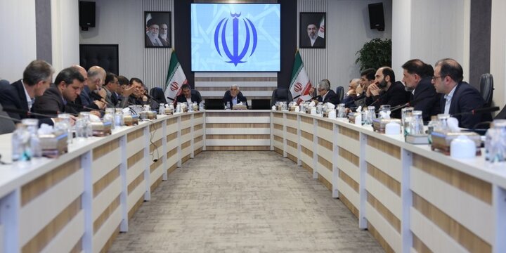 عارف: دولت متعهد است تحت هر شرایطی معیشت مردم را تأمین کند عارف: دولت متعهد است تحت هر شرایطی معیشت مردم را تأمین کند