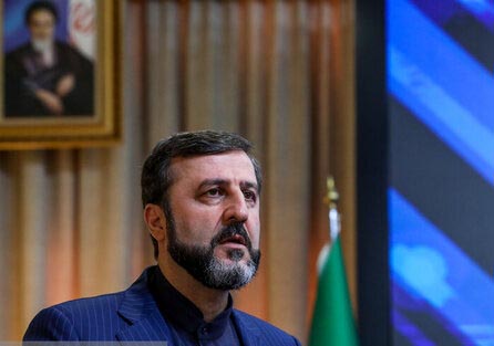 غریب‌آبادی: آمریکا باید در مذاکرات انعطاف نشان دهد، نه ایران